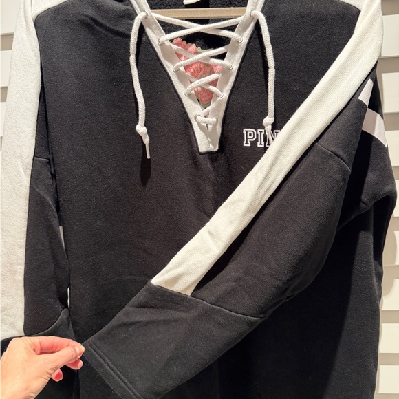 Victoria's Secret Black and White Lace-Up Top - Picture 2 of 6